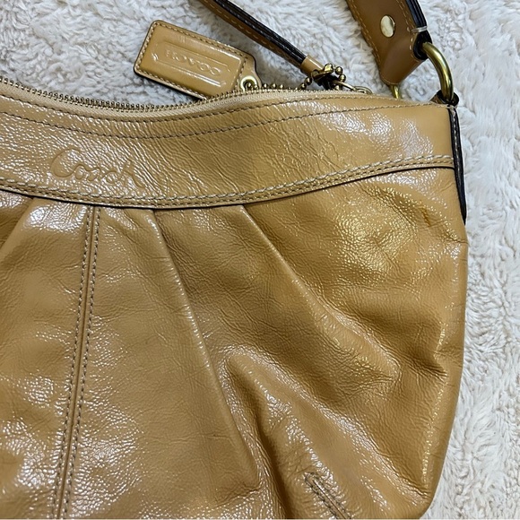 COACH | BEIGE PATENT LEATHER BAG | PLEATED BUCKLE STRAP | HOBO SHOULDER PURSE - Picture 15 of 15